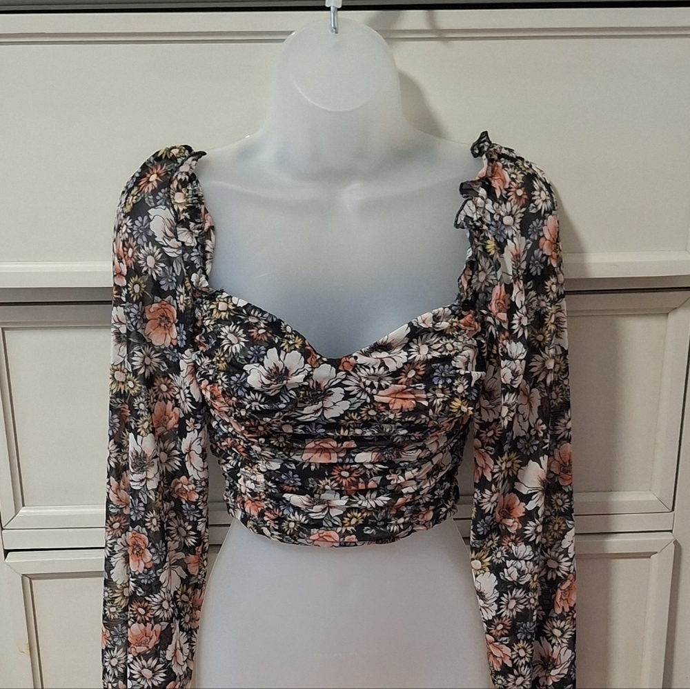 Forever 21 Floral Long Sleeve Crop Top